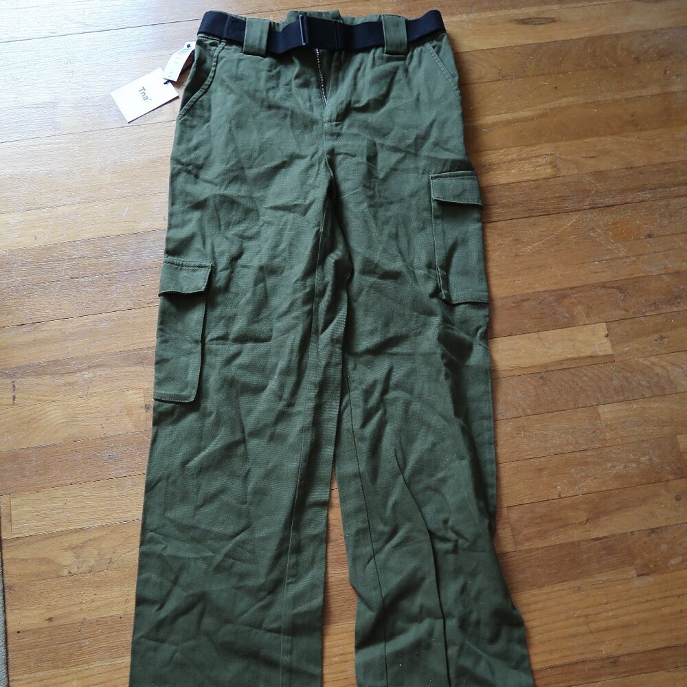 TNA Cargo Pant in size Medium color Fatigue